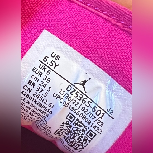 Fierce pink air Jordan 1 Low 6.5 Y / 8 woman - Picture 2 of 5